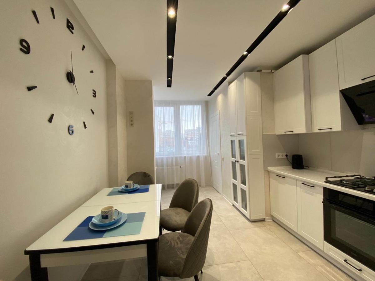 Appartamento Квартира Для Вас! Вул. Голинського, 8! Leopoli Esterno foto